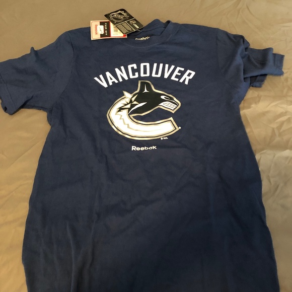 Men’s small Vancouver hockey tshirt - Picture 1 of 1